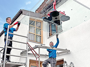 Montage einer Vordachscheibe