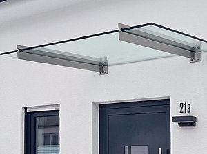 Vordach mit Edelstahlschwertern