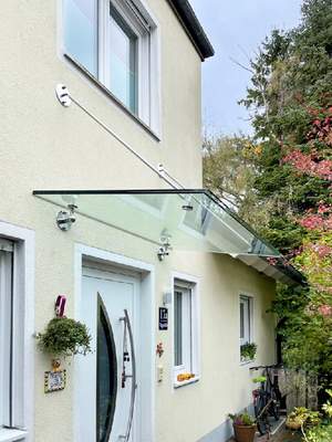 Glasdach mit Edelstahlhalterung