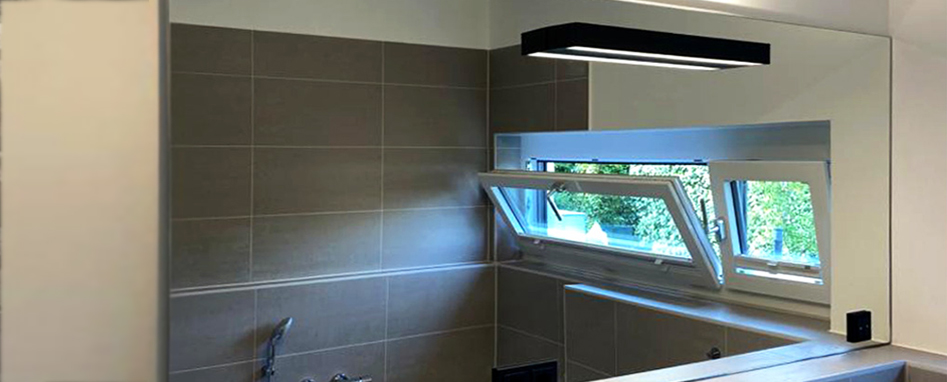 Glaserei Salzinger Spiegel mit zusätzlicher Ausstattung